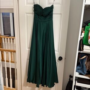 Elegant Green Strapless Evening Dress